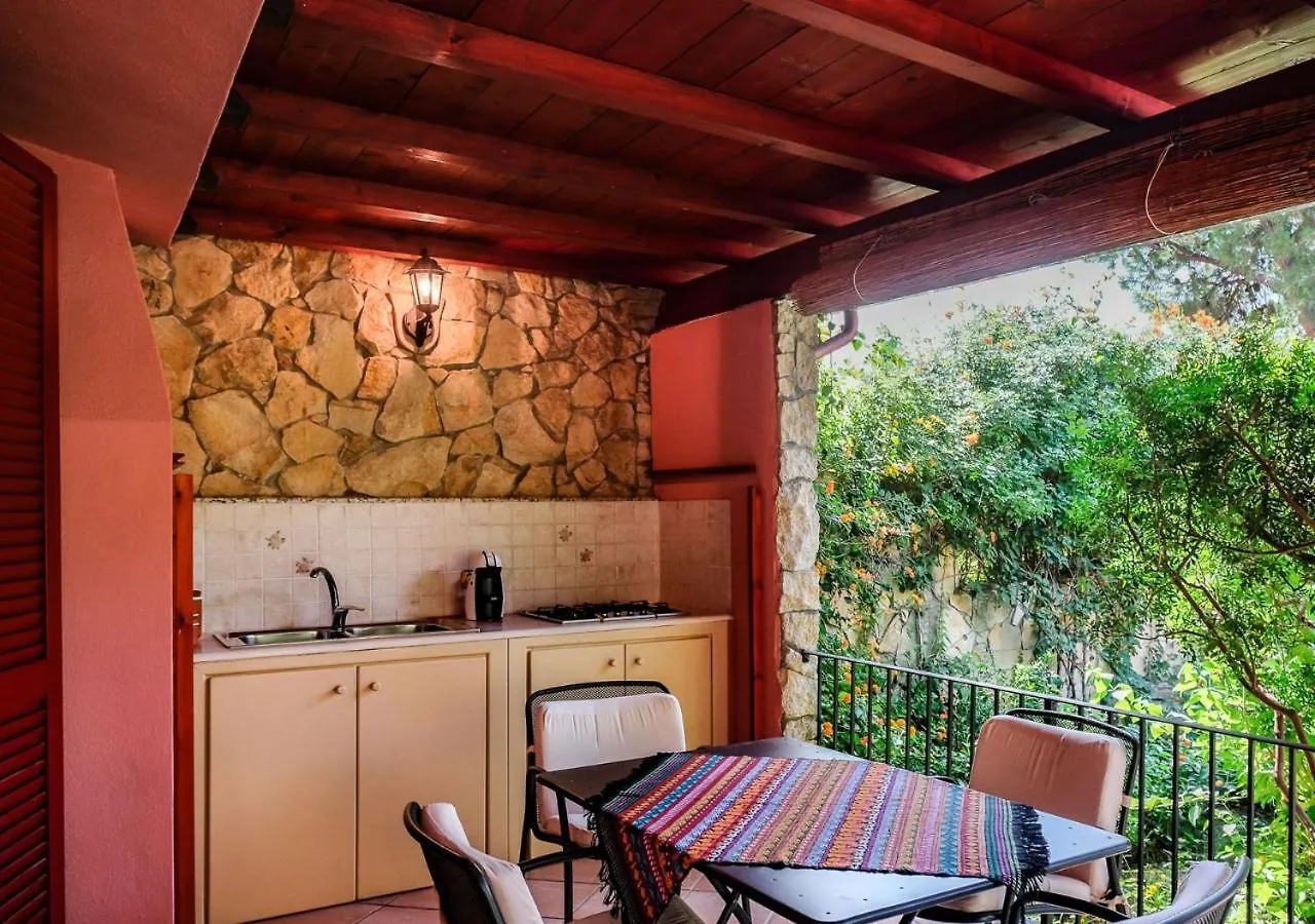 Prestigiosa Villa Con Piscina A Due Passi Dal Mare Capitana